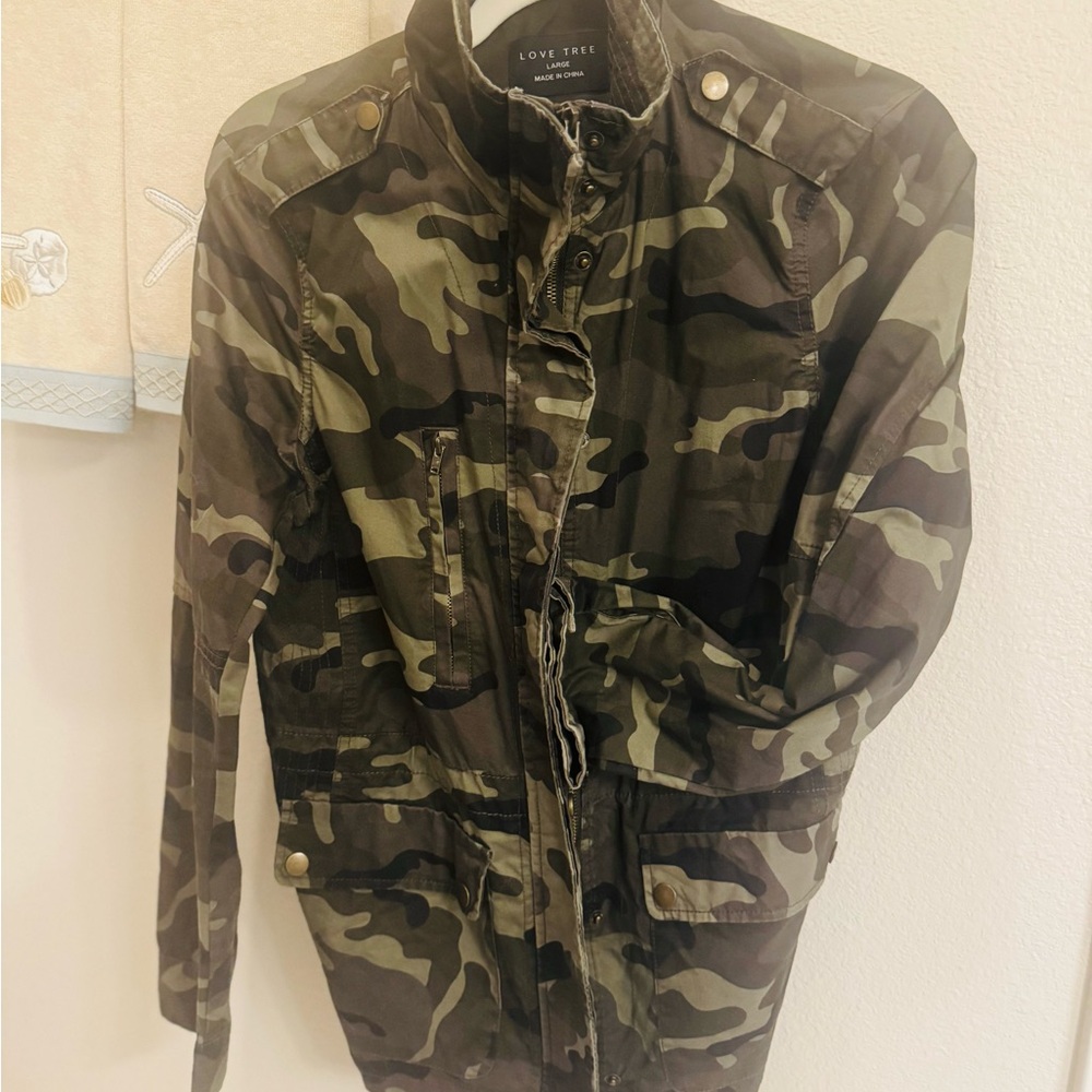 Love Tree Women’s Camouflage Jacket